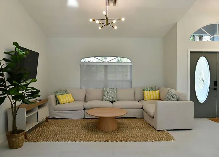 Luxury Contemporary Hidden Gem